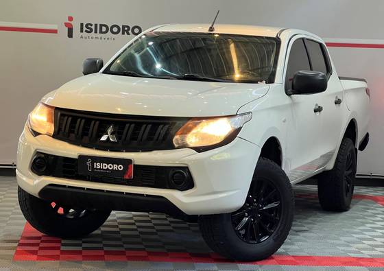 MITSUBISHI L200 TRITON 2.4 16V TURBO DIESEL SPORT GLS CD 4P 4X4 MANUAL MITSUBISHI L200 TRITON 2.4 16V TURBO DIESEL SPORT GLS CD 4P 4X4 MANUAL